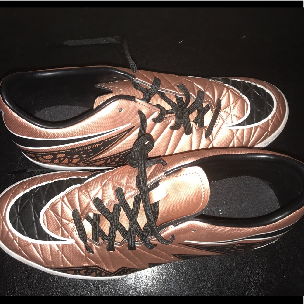 Nike HyperVenom Indoor Soccer Shoe (RoseGold)
